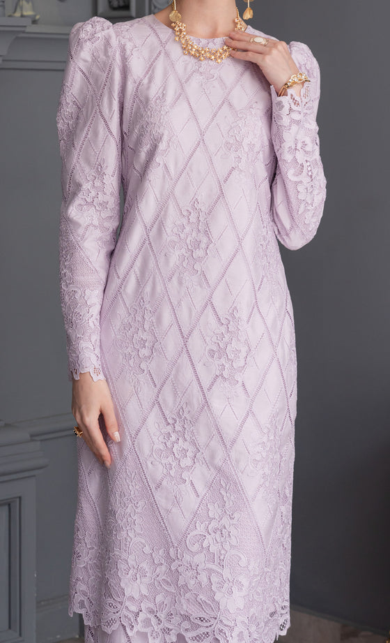Finesse Kurung in Pale Lilac