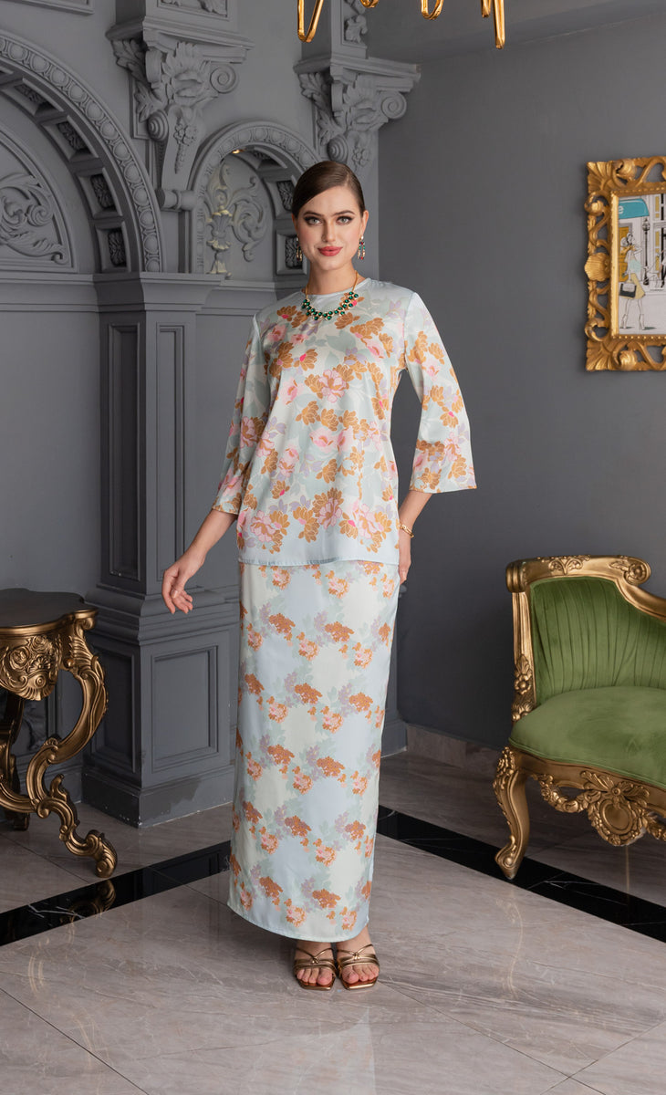 Petal Kurung Kedah in Autumn Green LARNEY