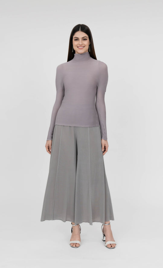 Miss Fine High Neck Top in Grey