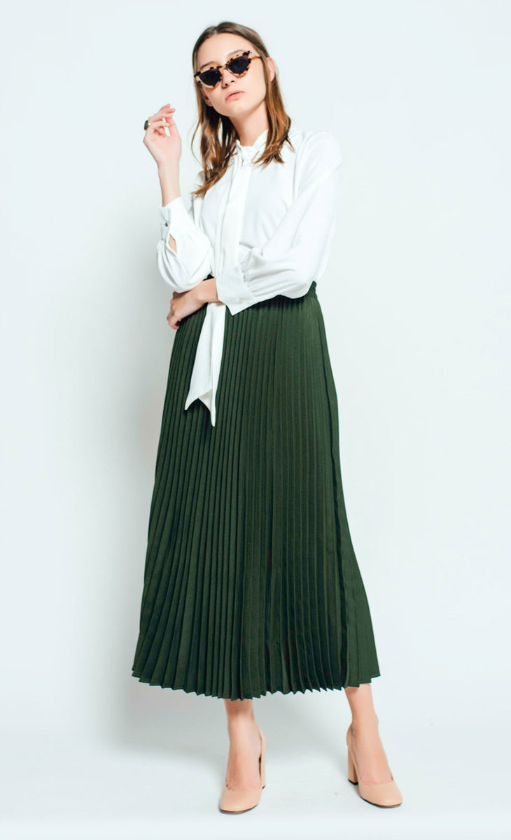 Olivia Pleated Skirt in Army Green – LARNEY