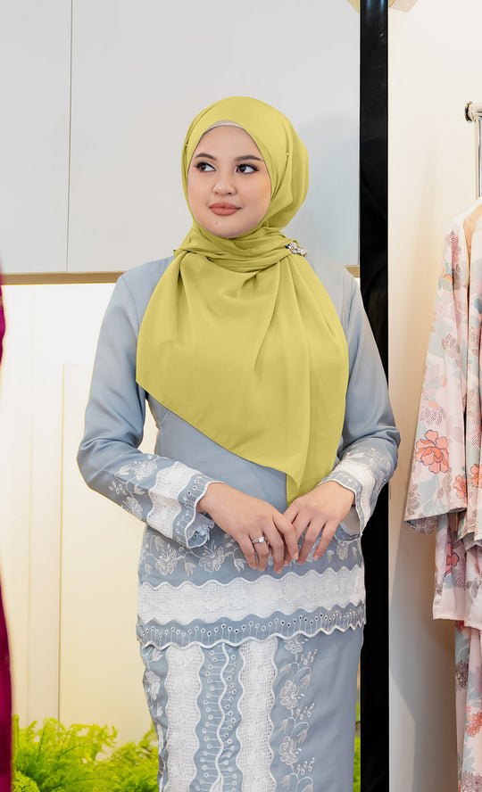 Dazzle Organza Shawl in Fern Green