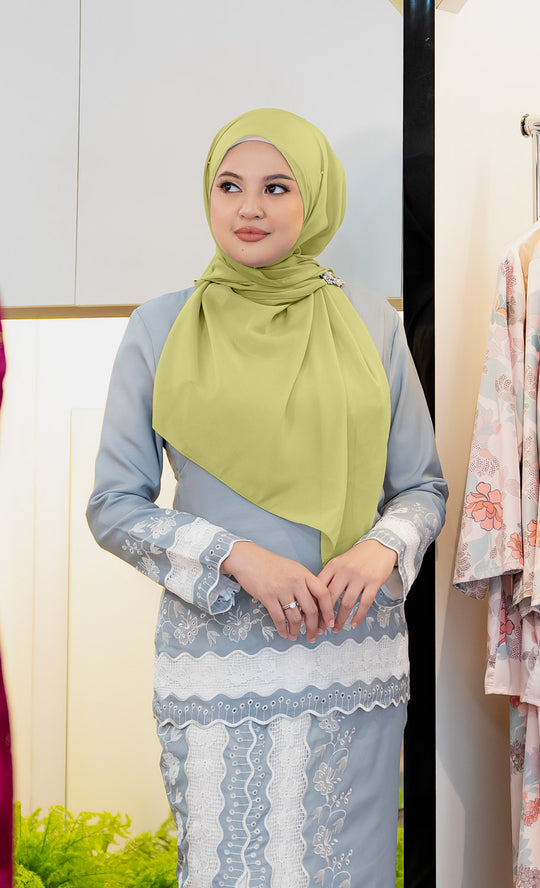 Dazzle Organza Shawl in Calla Green