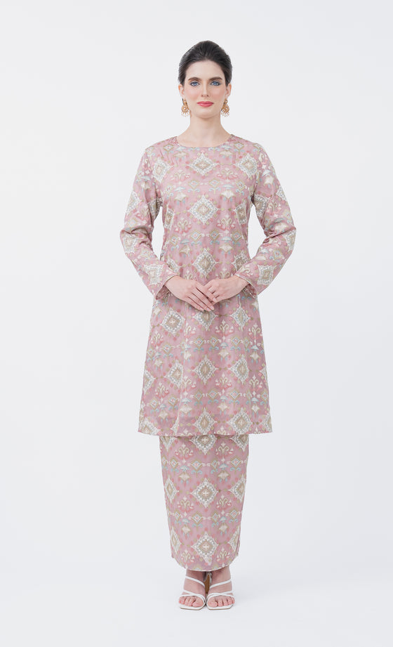 Celeste Kurung in Dusty Pink