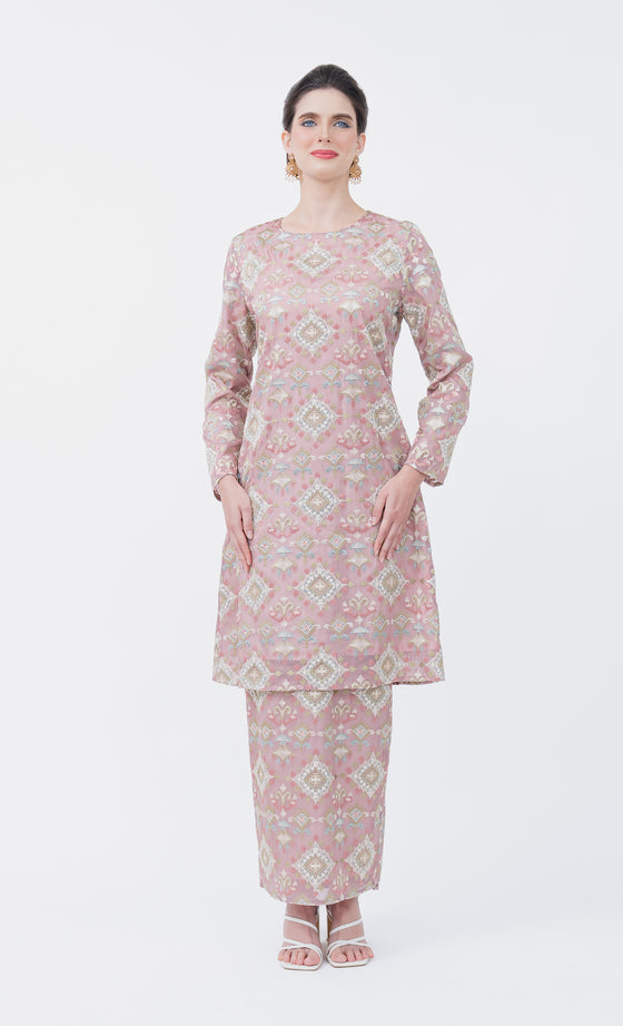 Celeste Kurung in Dusty Pink