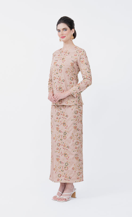 Floret Kurung in Tawny Peach