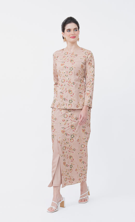 Floret Kurung in Tawny Peach