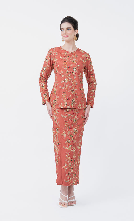 Floret Kurung in Redwood