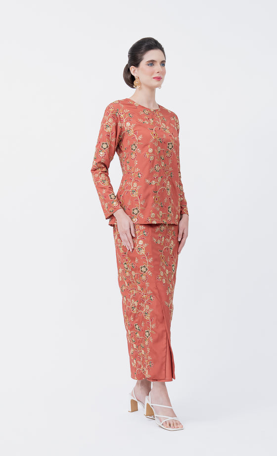 Floret Kurung in Redwood