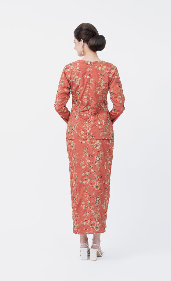 Floret Kurung in Redwood