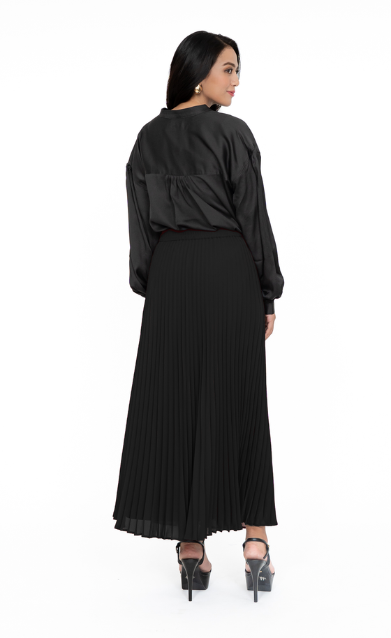 Aria Pleated Skirt in Jet Black