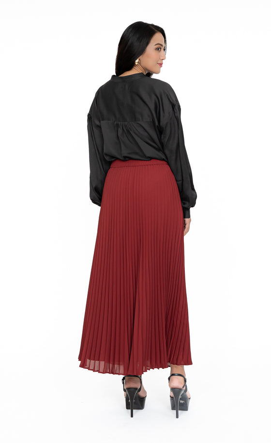 Aria Pleated Skirt in Merlot Red