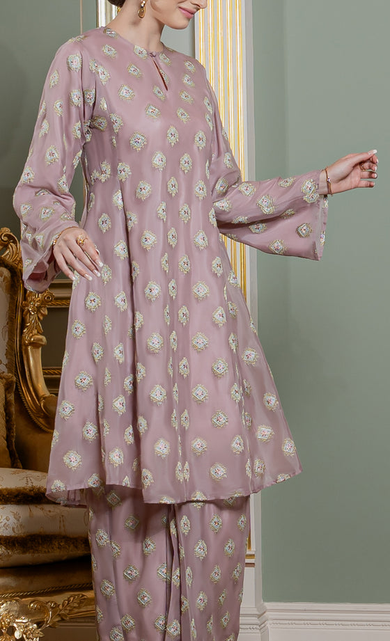 Gracia Kurung Riau in Dusty Pink