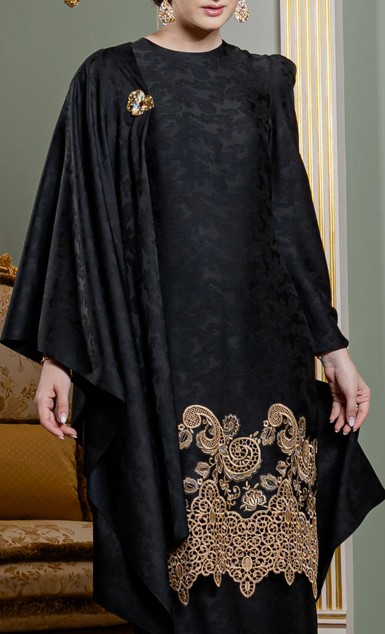 Divina Kurung in Black Iris