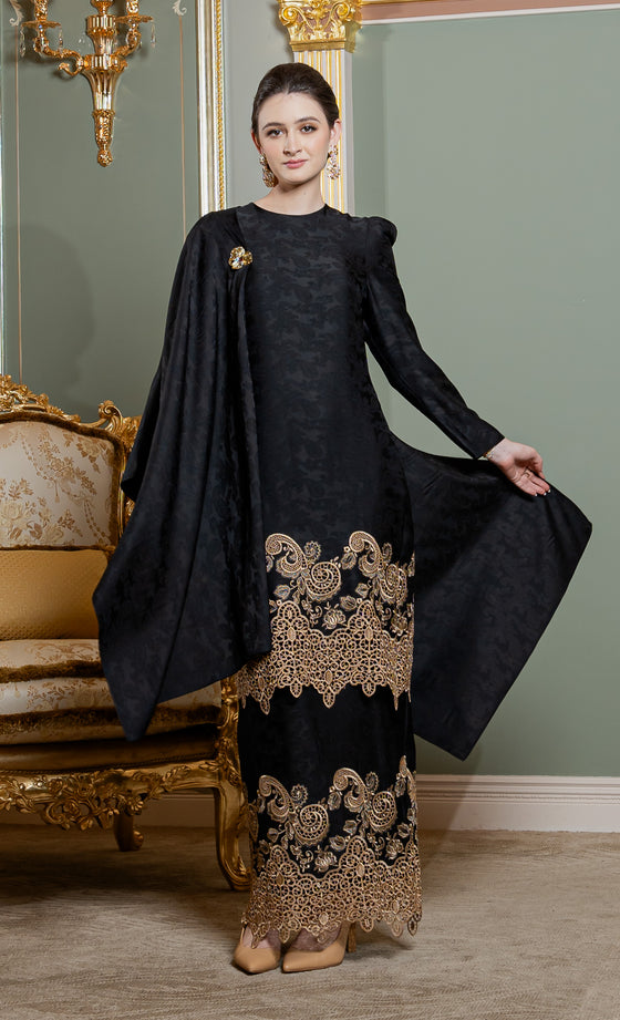 Divina Kurung in Black Iris