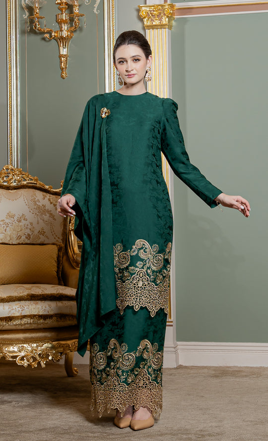 Divina Kurung in Green Bee