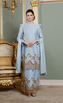  Divina Kurung in Winter Sky