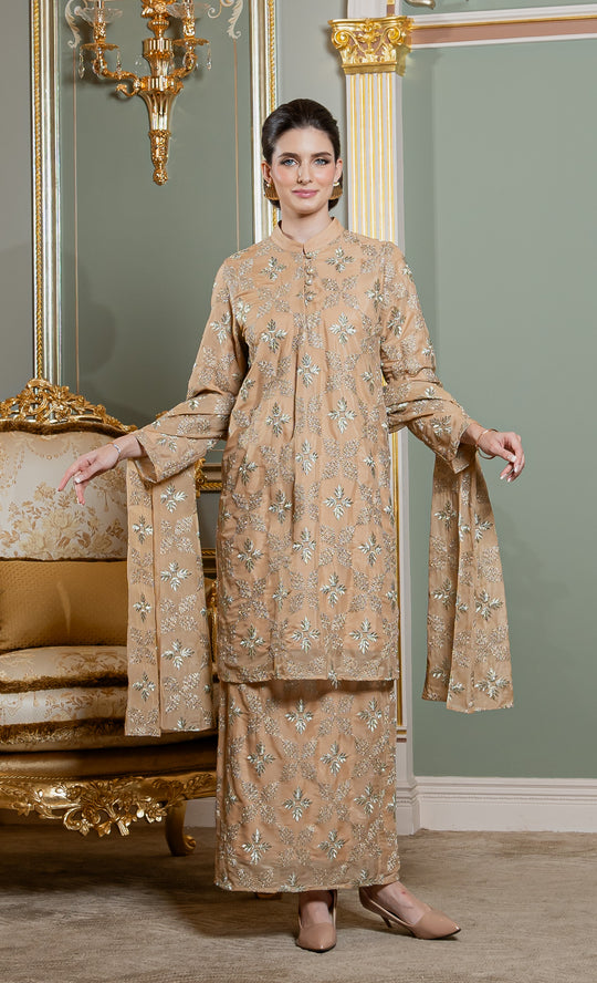 Raffiné Kurung Riau in Sahara Gold