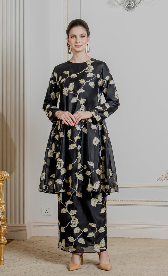 Solace Kurung in Black Iris