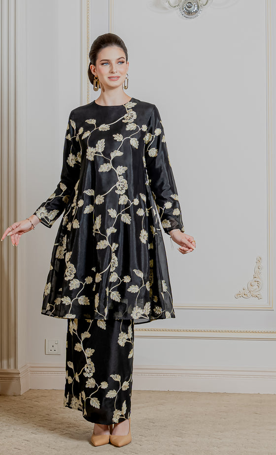 Solace Kurung in Black Iris