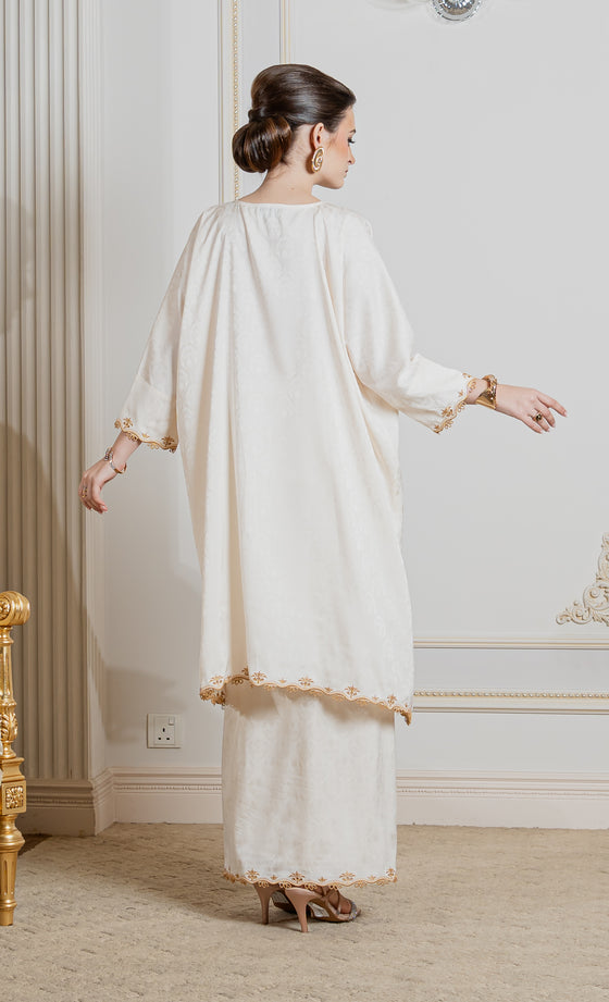 Miss Innate Kurung in Antique Cream