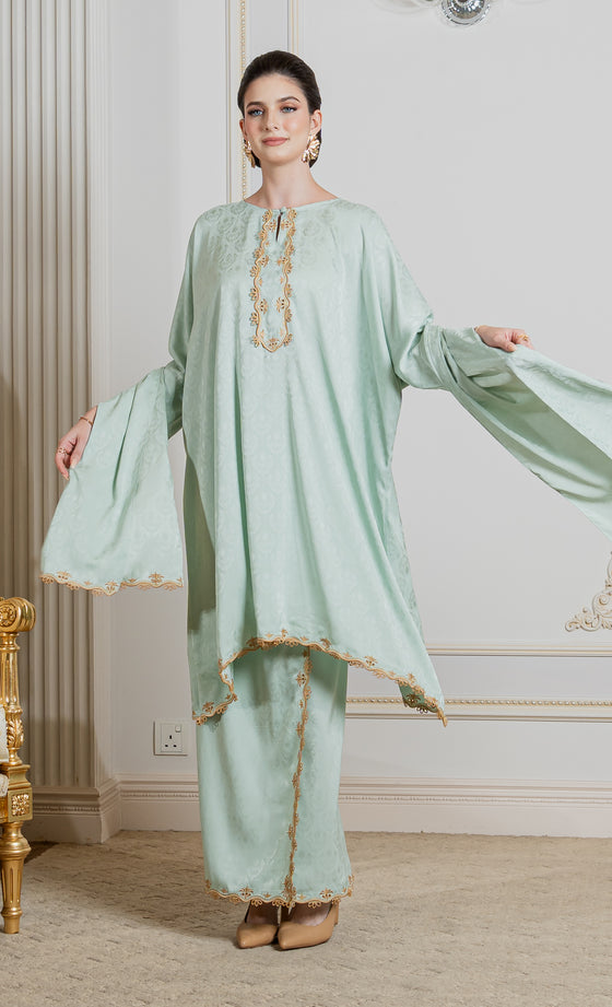 Miss Innate Kurung in Pastel Green