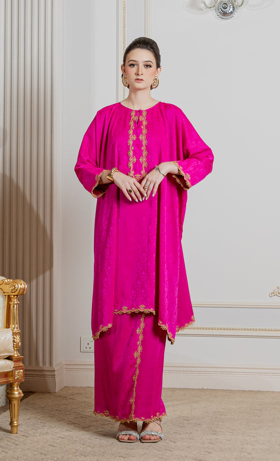 Miss Innate Kurung in Fuchsia Pink