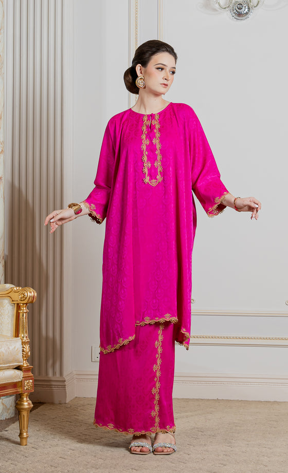 Miss Innate Kurung in Fuchsia Pink