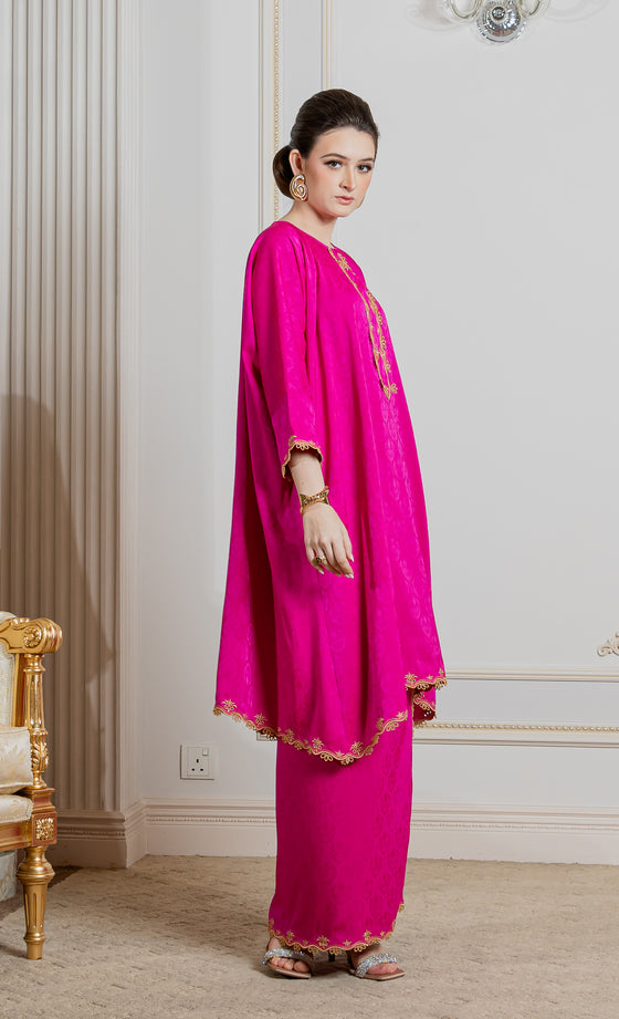 Miss Innate Kurung in Fuchsia Pink