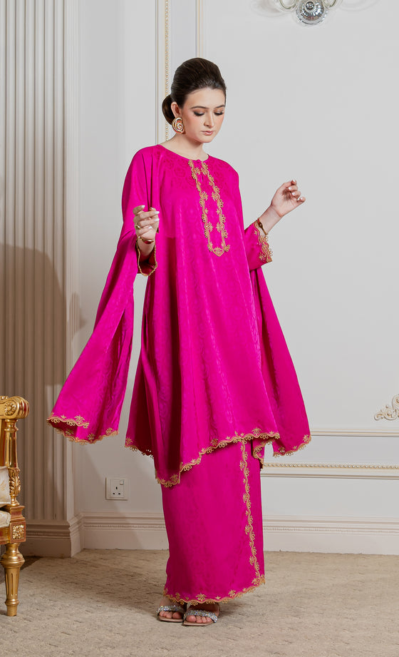 Miss Innate Kurung in Fuchsia Pink