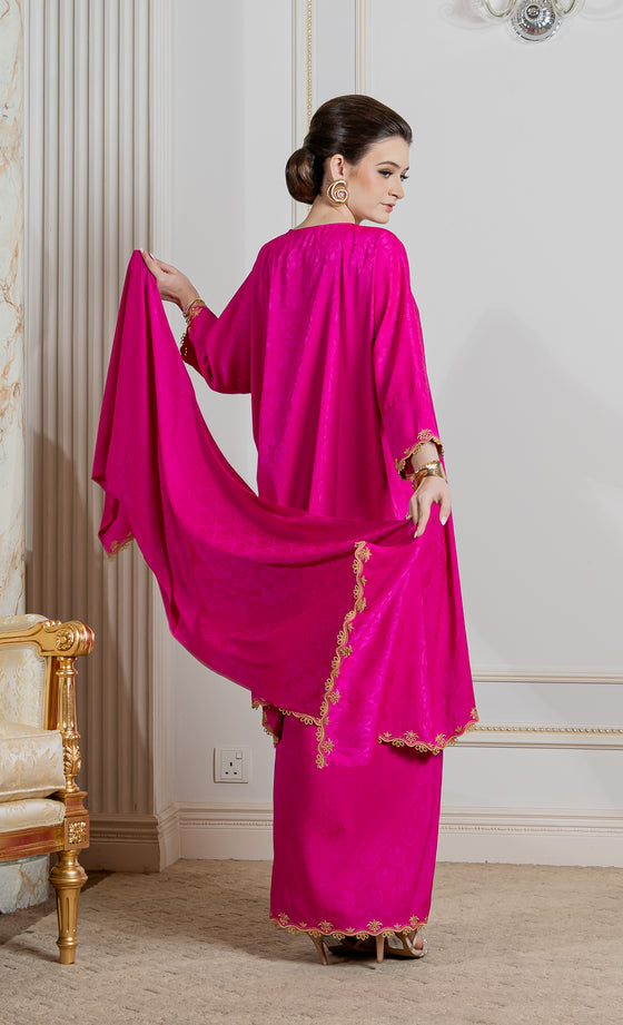 Miss Innate Kurung in Fuchsia Pink