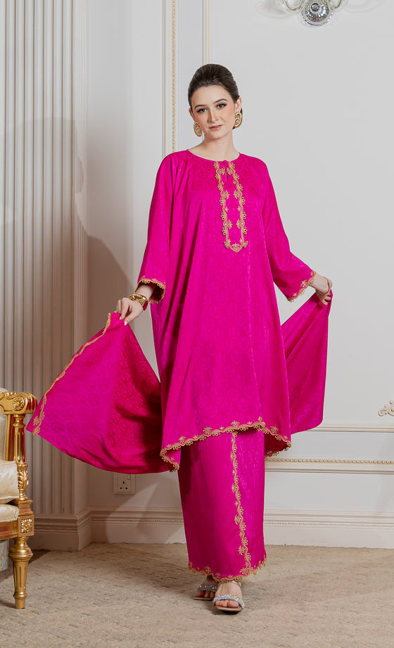 Miss Innate Kurung in Fuchsia Pink