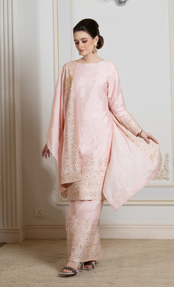 Regent Kurung in Crystal Pink