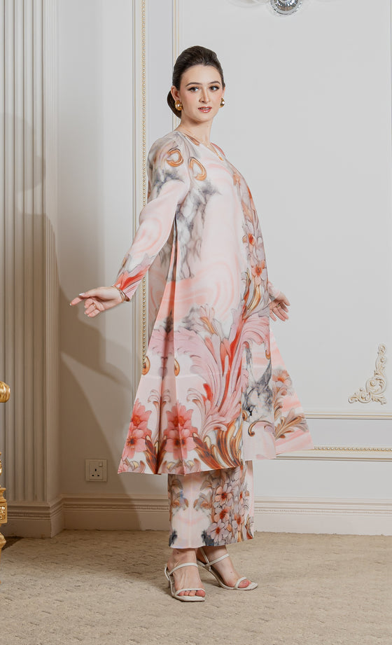 Miss Classy Kurung in Rose Blush