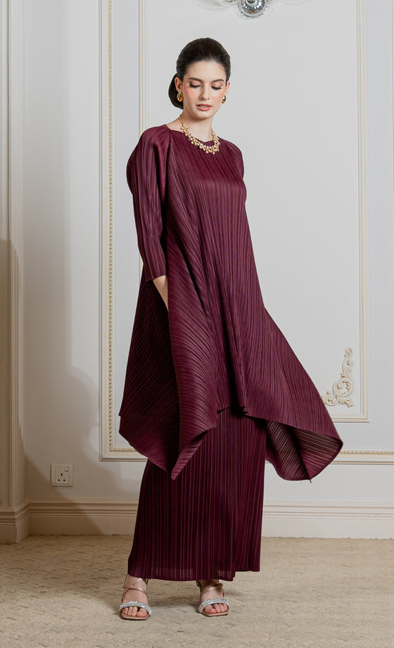 Miss Valor Kurung in Burgundy