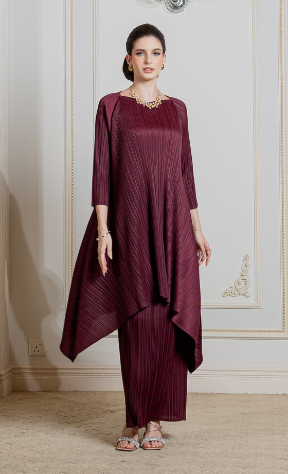 Miss Valor Kurung in Burgundy