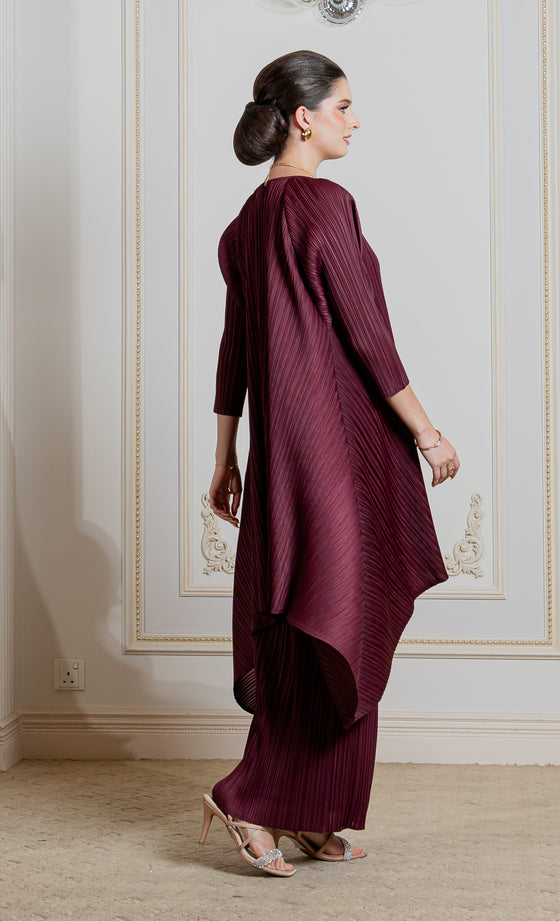 Miss Valor Kurung in Burgundy