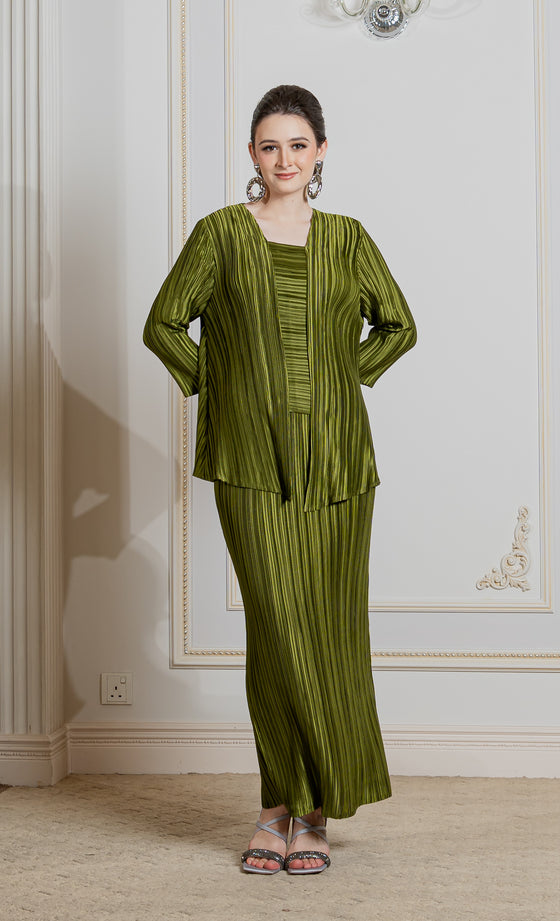 Miss Sleek Kebaya in Moss Green