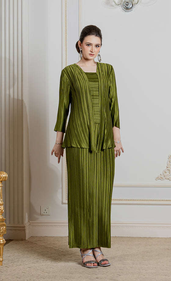 Miss Sleek Kebaya in Moss Green