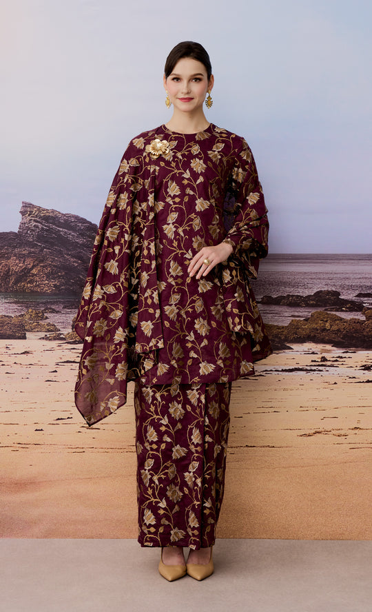 Lumina Kurung in Burgundy