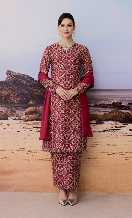 Centred Kurung in Maroon