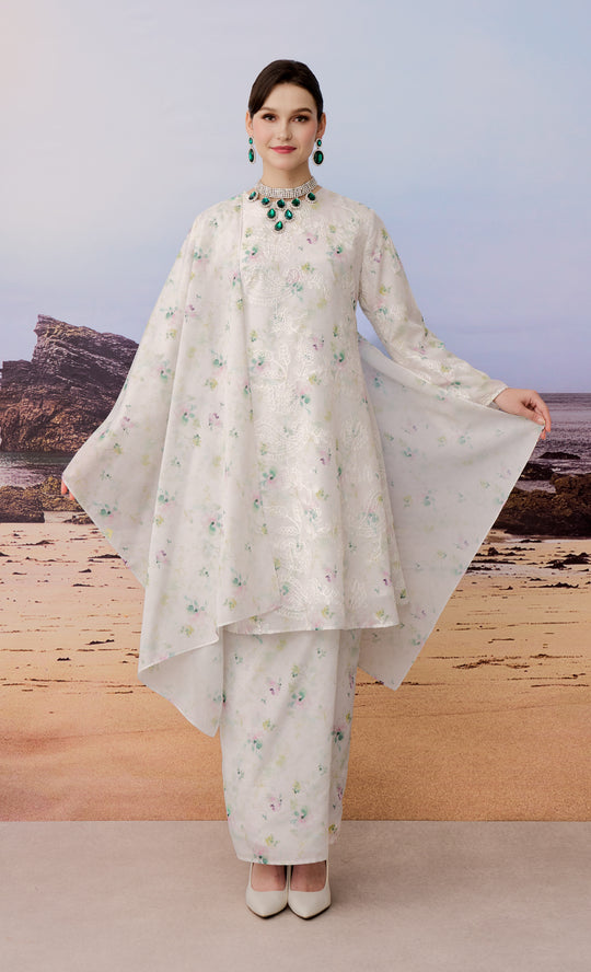Flourish Kurung in Jade Lime