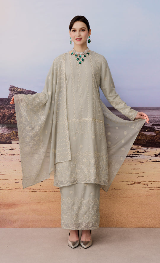 Grow Kurung in Tender Green