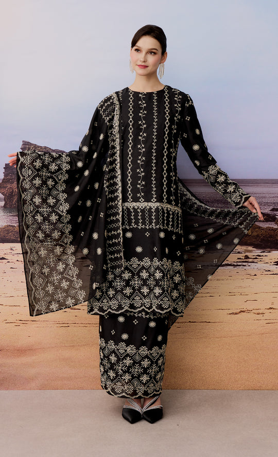 Grow Kurung in Black