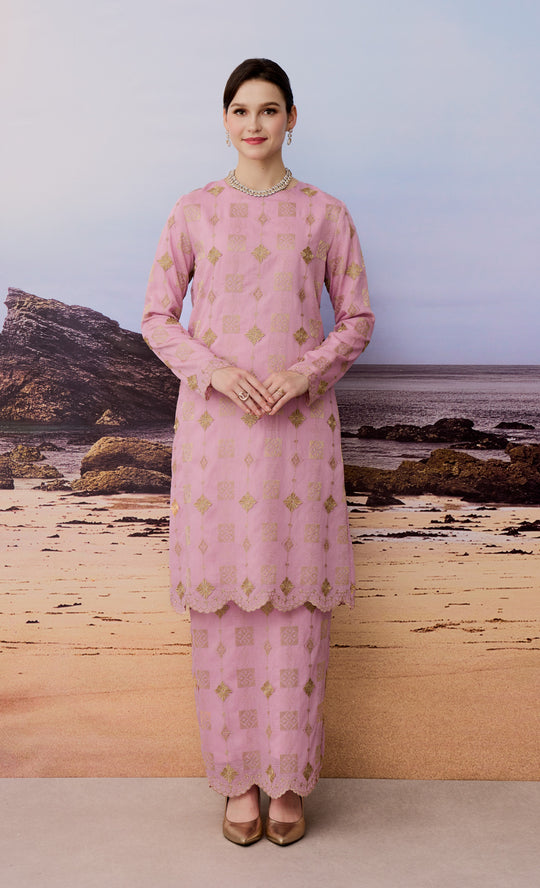 Grounded Kurung in Orchid Pink
