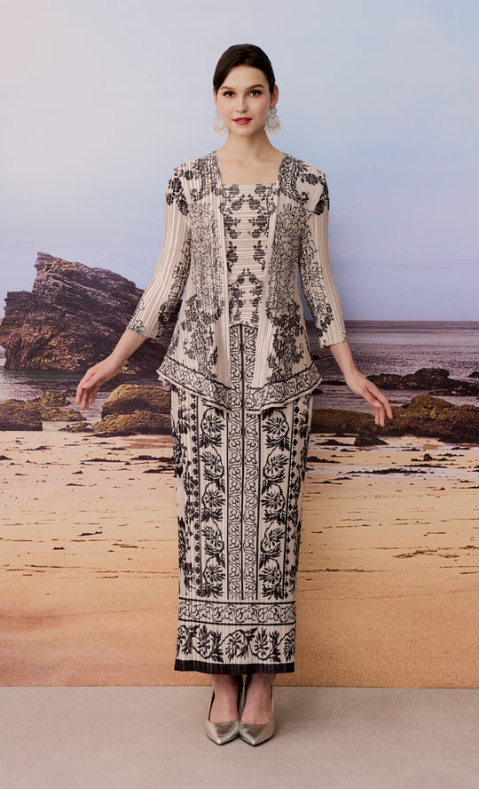 Miss Sleek Kebaya Printed in Black and White