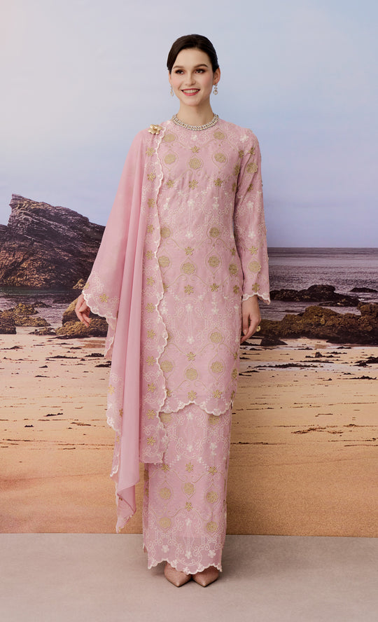 Aura Kurung in Dusty Pink