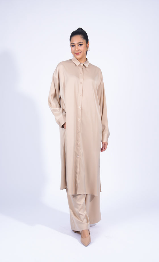 Miss Plush Oversized Shirt in Light Taupe