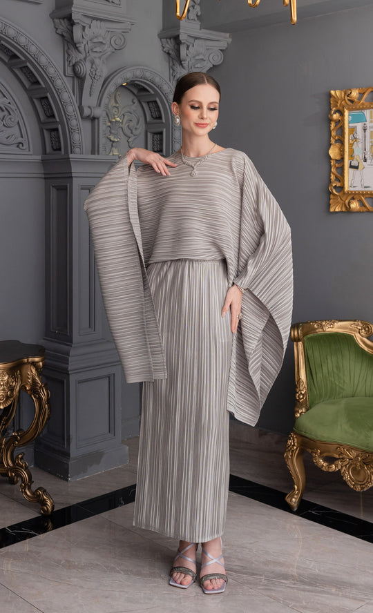 Miss Soleil Kurung in Laurel Green