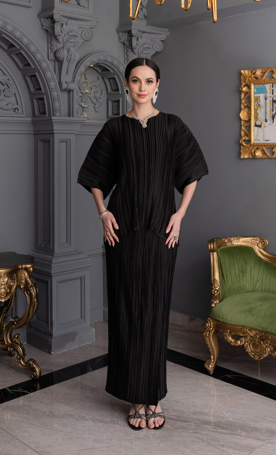 Miss Aurea Kurung Kedah in Jet Black