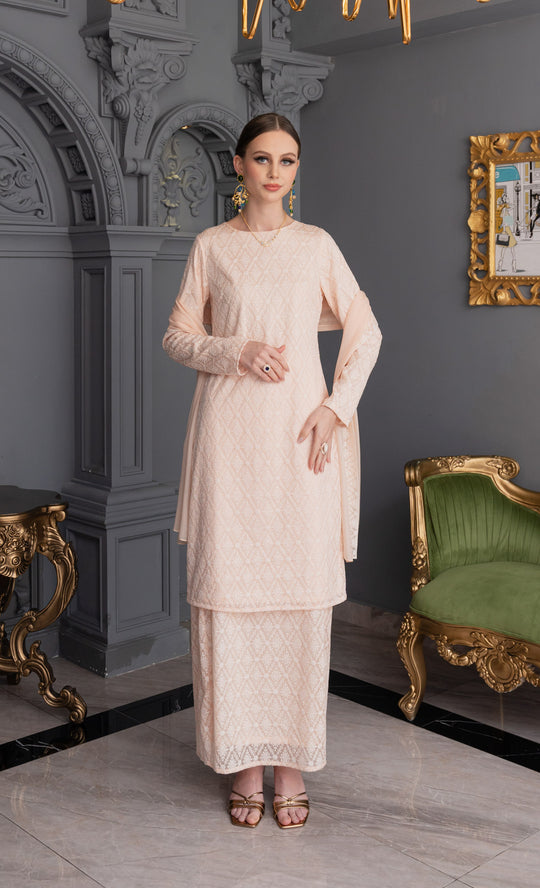 Reverie Kurung in Golden Peach
